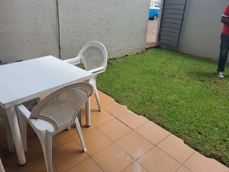 1 Bed Unit for Rent in St Tropez Complex ,Sandown Sandton - Photo 8