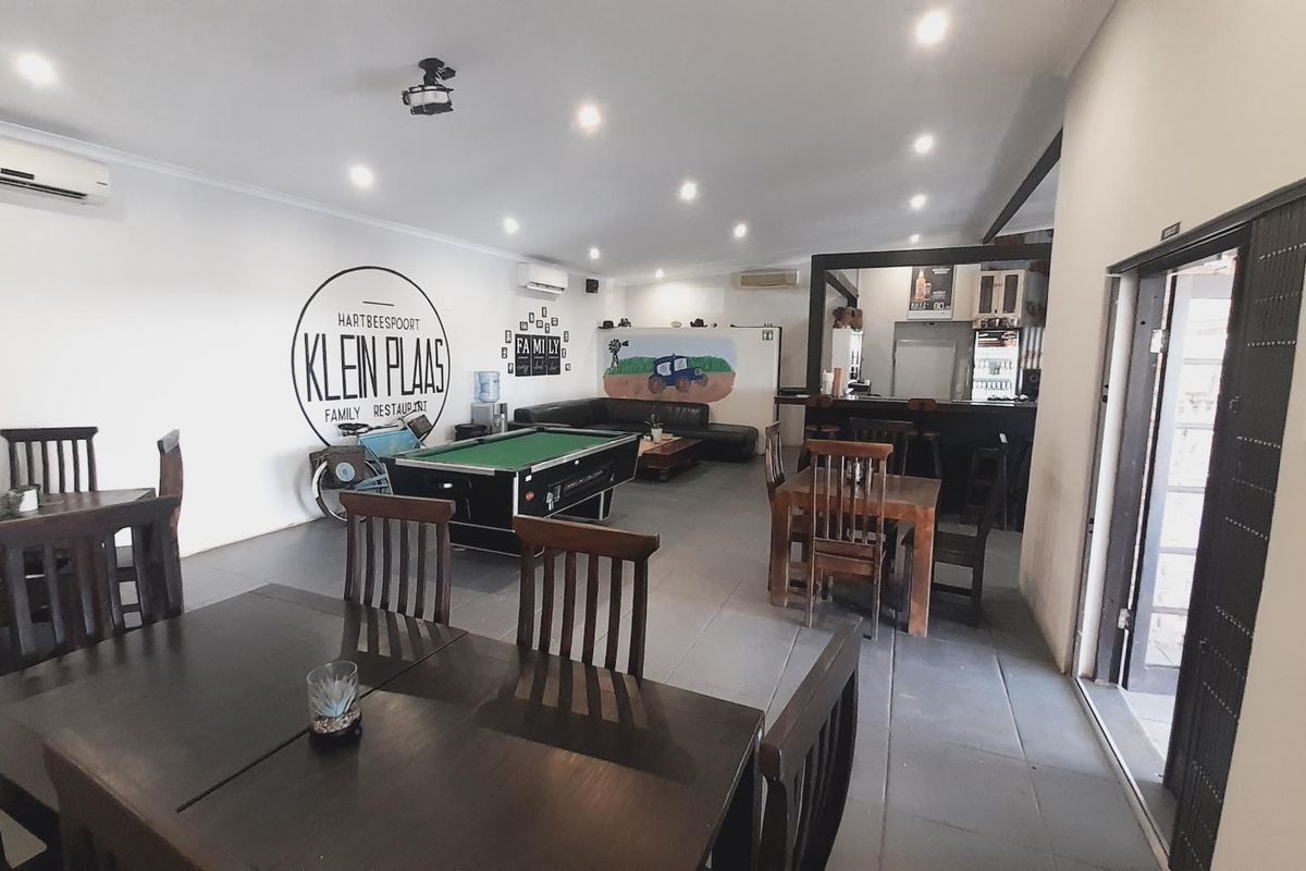 "Diverse Business Haven: Restaurant, Shops, Flats & Event Spaces!" - Photo 5