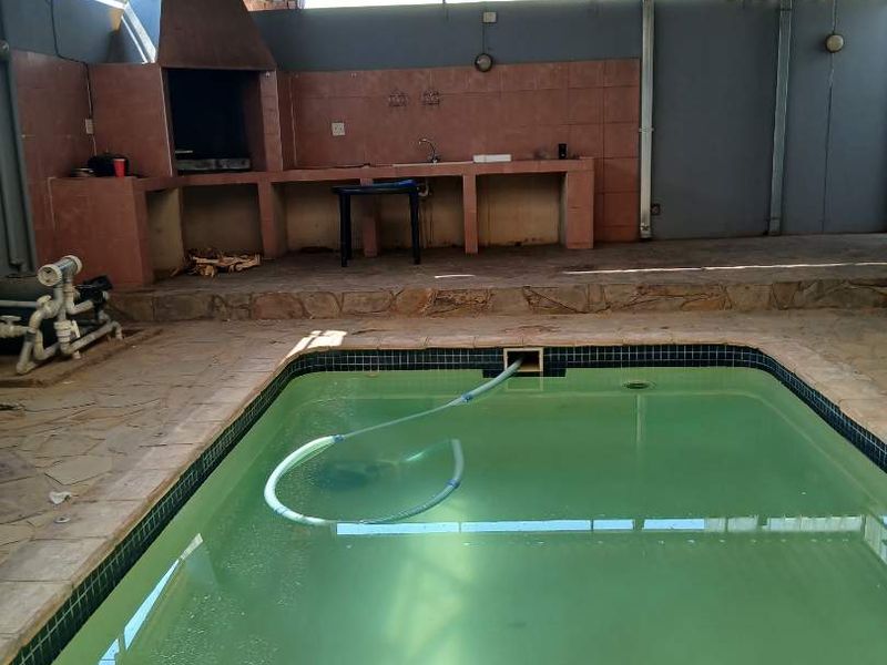 REDUCED: 4 bedroom house in khomasdal 2 000 000 - Photo 2