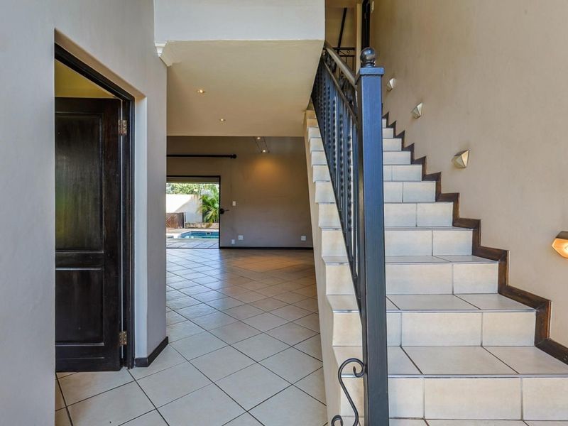 A Grand Canvas of Space & Light – Waiting for a Family to Call It Home - Photo 2