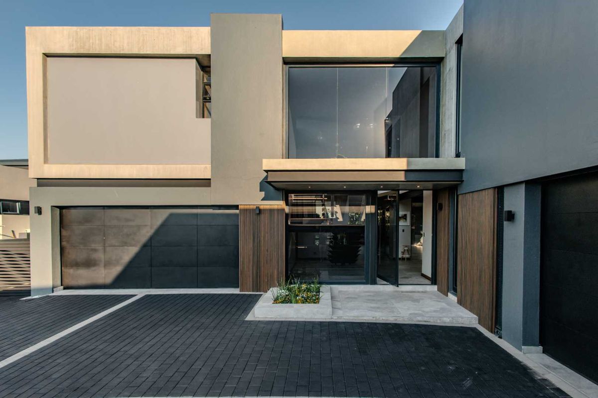 Riviera Haven: A Modern Marvel in Steyn City - Photo 3