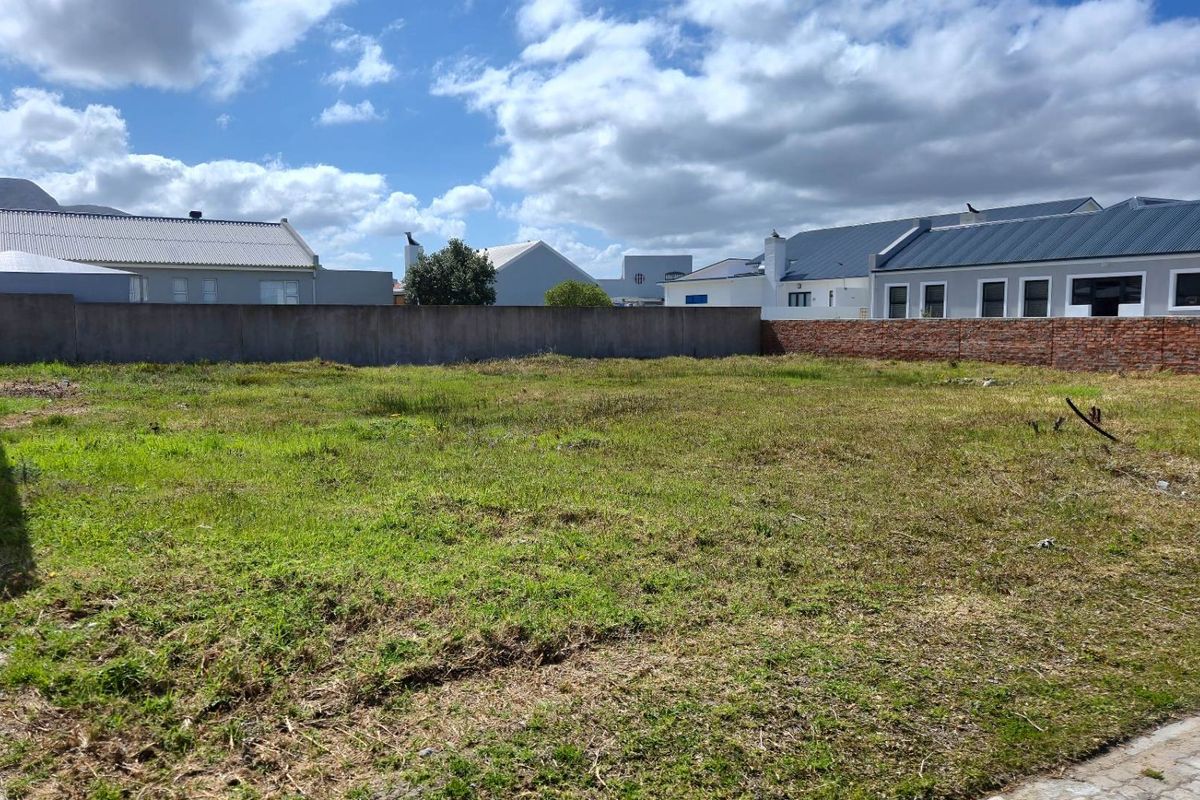 Prime Vacant Land in Franschekraal Villa Estate: Beach Proximity, Mountain Views and Tranquil Escape - Photo 3