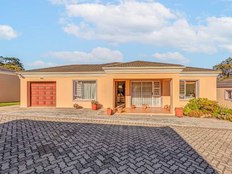 Neat and well maintained this lovely simplex is an absolute “Must view” - Photo 4