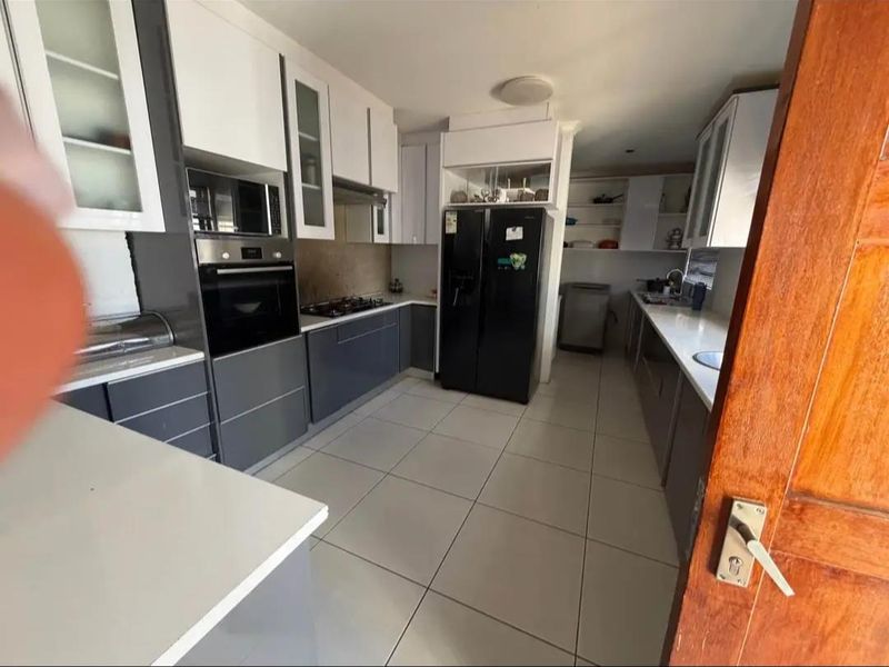 🏡 DOUBLE-STOREY HOUSE FOR SALE | NEW ROCKY CREST, WINDHOEK - Photo 6
