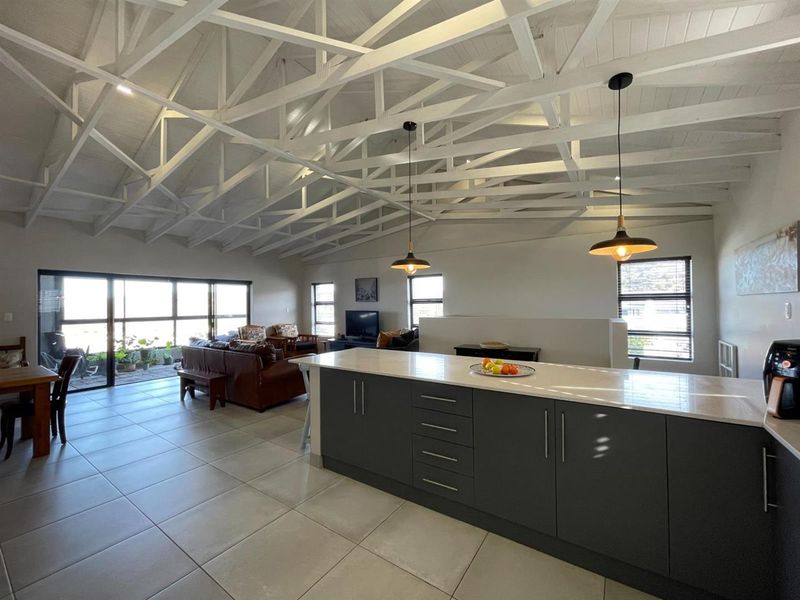 December Holiday Getaway in Mossel Bay, Island View - Sleeps 7 - Min 4 night stay - Photo 6