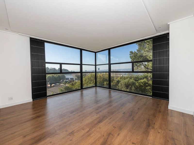 PENTHOUSE 5 BEDROOM APARTMENT FOR SALE IN BRYANSTON - Photo 5