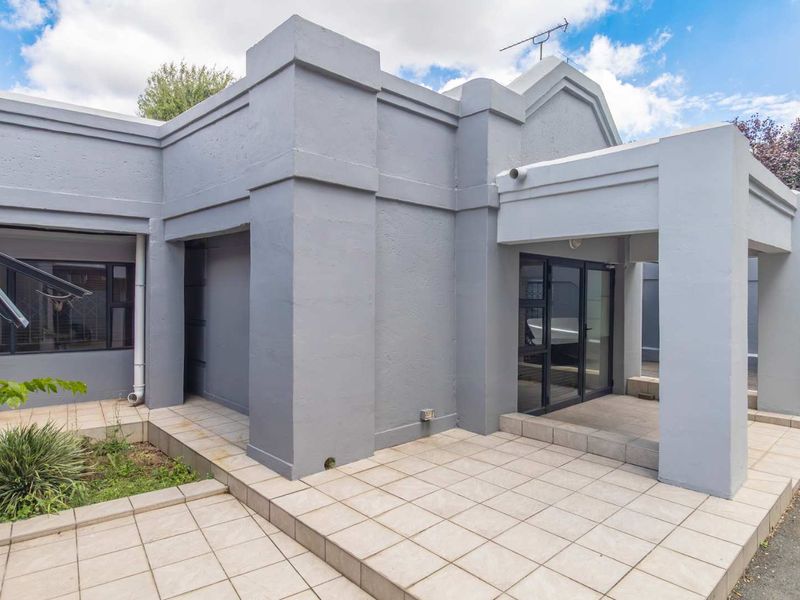 Super Spacious 4 Bed House to Let in Blairgowrie - Photo 2