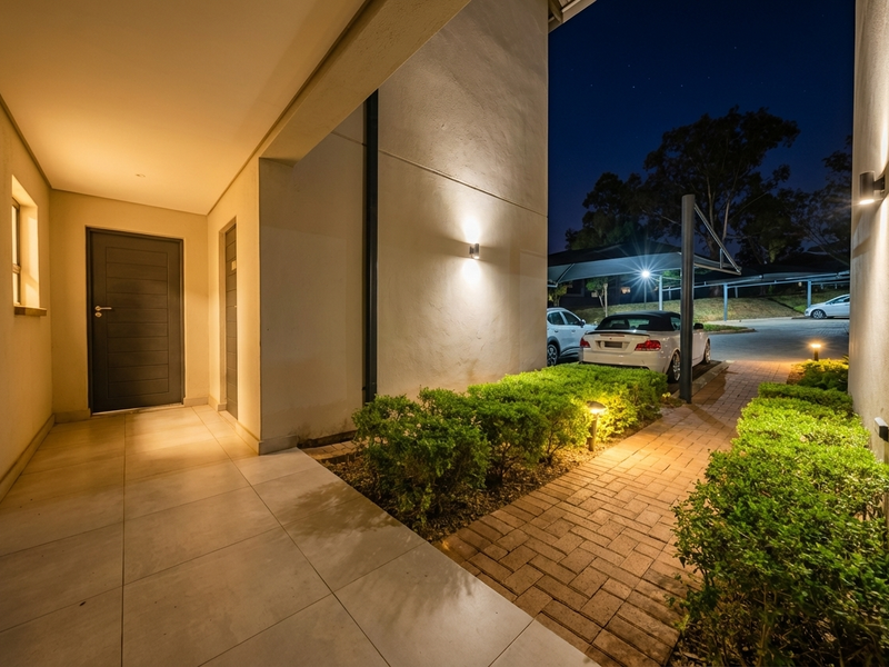 Step Out, Not Up | Ground-Floor Living in Haymarket - Photo 6