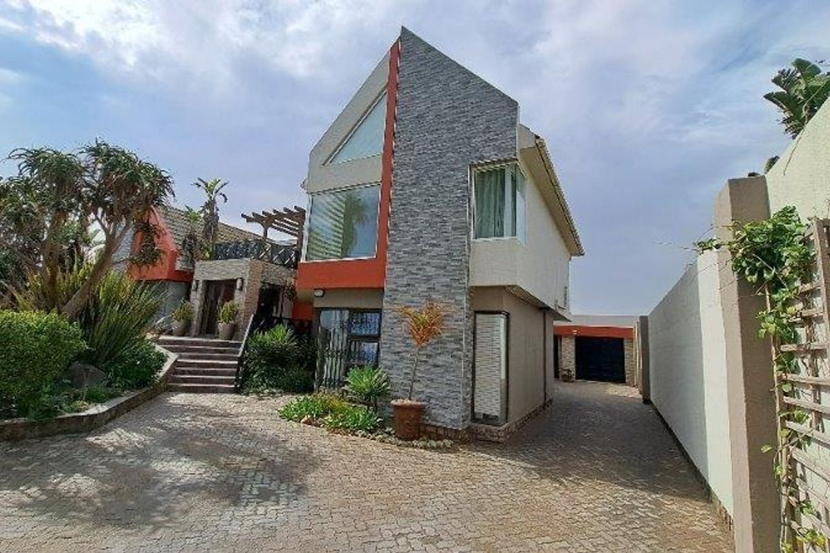 Exclusive living on " Walvis Bay's millionaires mile" - Photo 3
