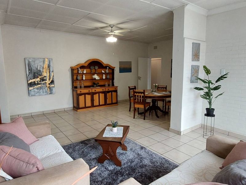 Family entertainer with large flat - Photo 3