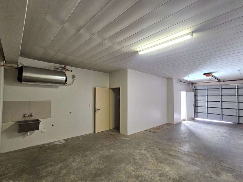 Modern 2-Bedroom Duplex for Rent in Secure Windhoek Complex - Photo 3