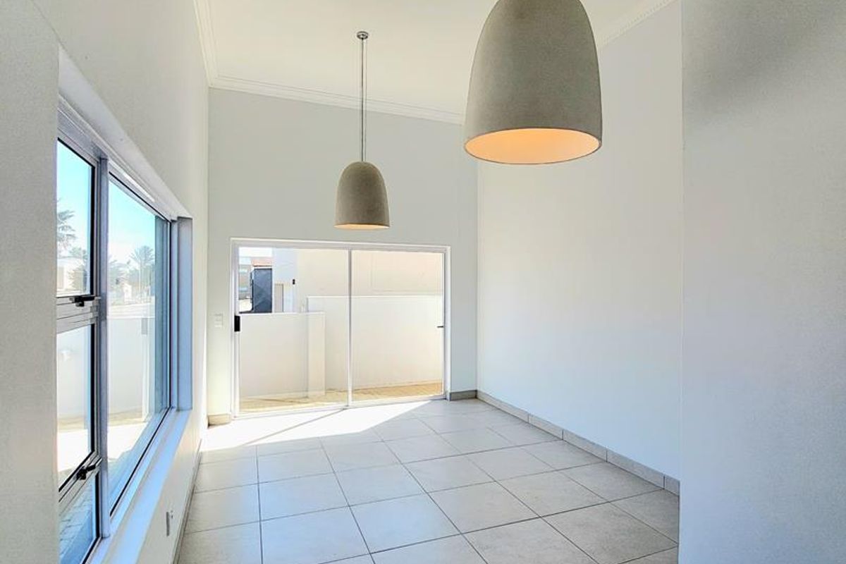 Brand New 5 Bedroom Home - Photo 2