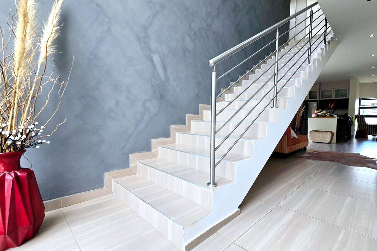 Elegant Double-Storey Home for Sale in The Hills Game Reserve Estate - Photo 2