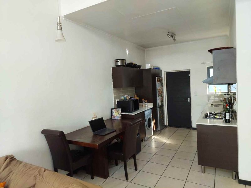 2 BEDROOM PENTHOUSE APARTMENT FOR SALE IN GREENSTONE - Photo 3