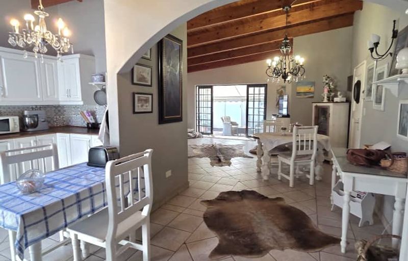 3 Bedroom Home For Sale in Vineta