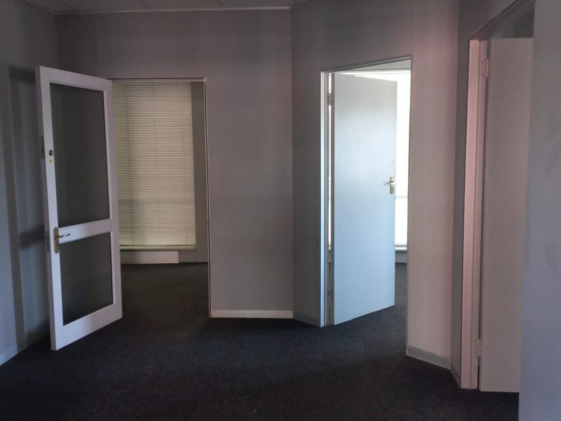 Office vacancy near Greenacres, available immediately! - Photo 4