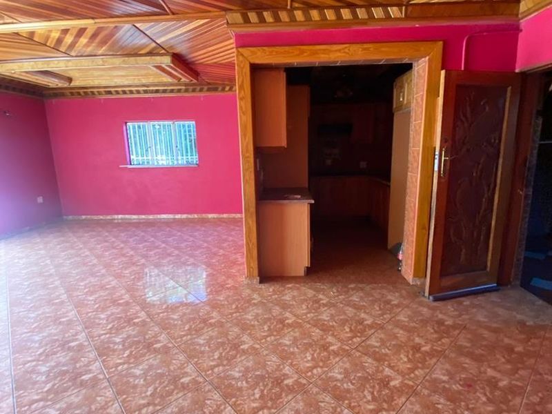 Two Bedroom Unit for Rent - Photo 5