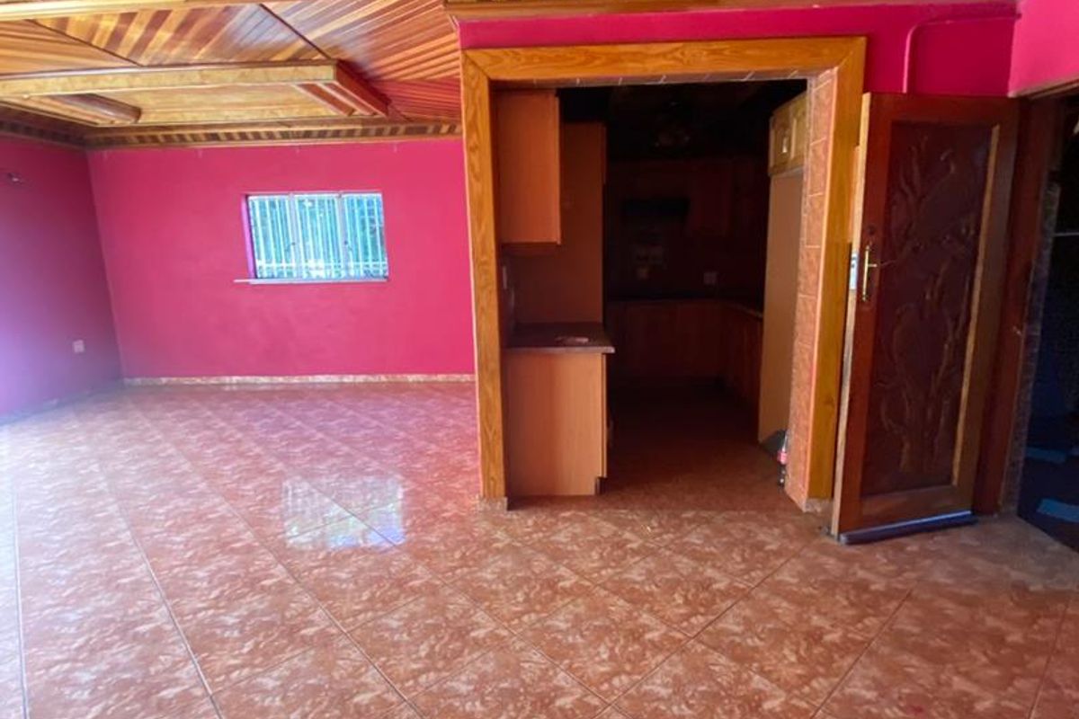Two Bedroom Unit for Rent - Photo 5