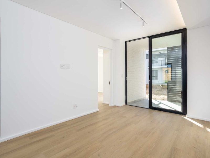 New Two-Bedroom Ground-Floor Apartment in Val de Vie Vivante Village at Val de Vie Estate - Photo 6