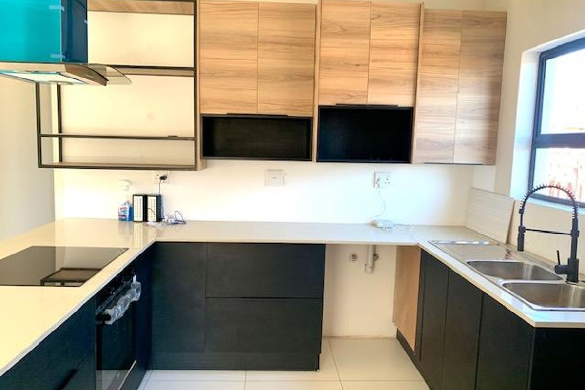 MODERN FAMILY HOUSE IN THABA NCHU - Photo 4