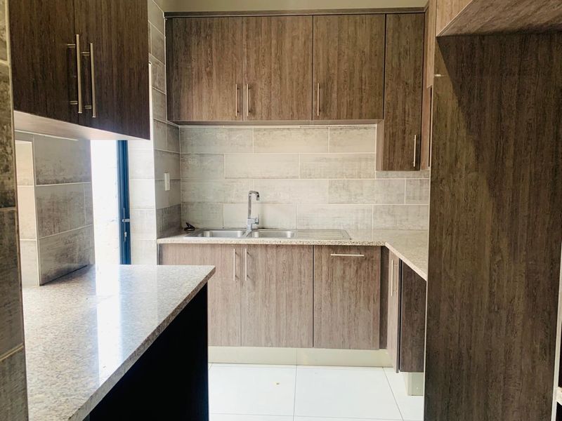 Space, Style & Serenity - Photo 7