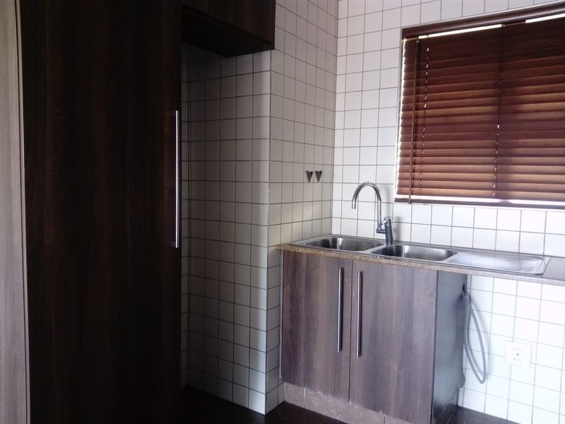 Apartment Flat for Rent in Bedfordview - Photo 7