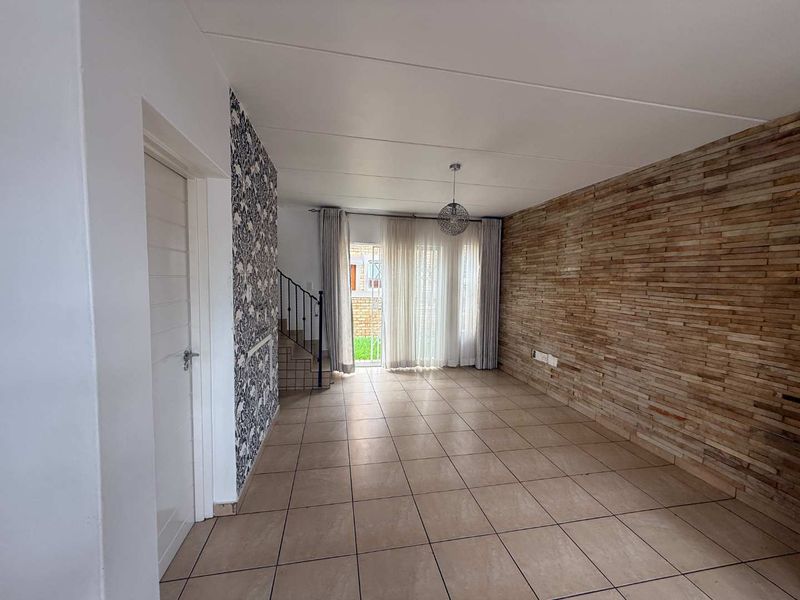 Spacious Face-Brick Duplex – Immediate Occupation Available - Photo 3