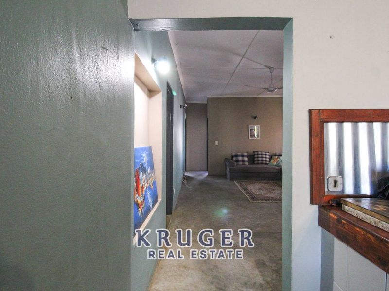 Family Home with Flat for Sale – Outjo - Photo 6