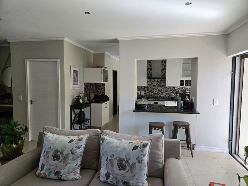 3 bedrooms furnished cluster home available in Kyalami to let - Photo 4