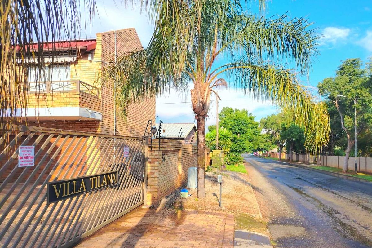 Modern Duplex with Solar Power in New Redruth - Photo 2