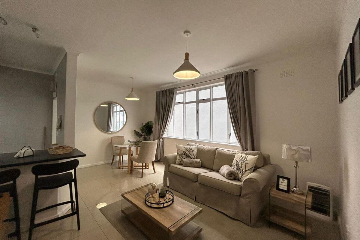 Modern 1-Bedroom Apartment To Rent – Three Anchor Bay - Photo 3