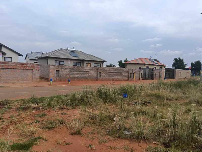 NEW DEVELOPMENTS IN CRYSTAL PARK - Photo 4
