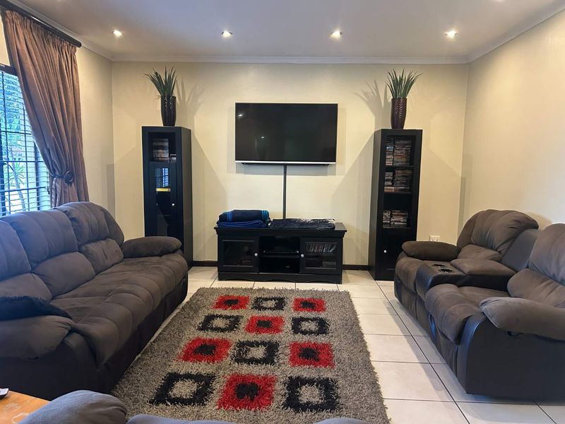 **Charming Family Home with Exceptional Outdoor Entertainment Space** - Photo 9