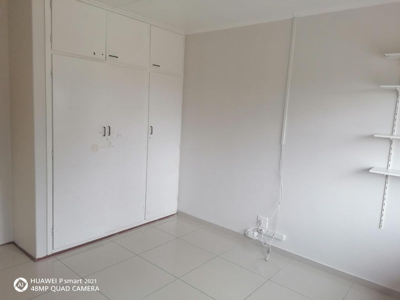 4 bedrooms House in Cowies Hill - Photo 8