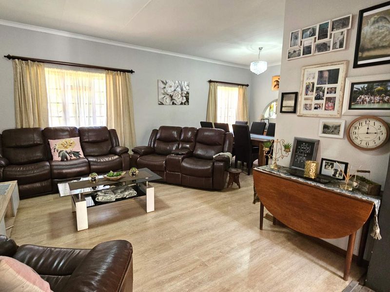 3 Bedroom Family Home in Montana Park - Photo 3