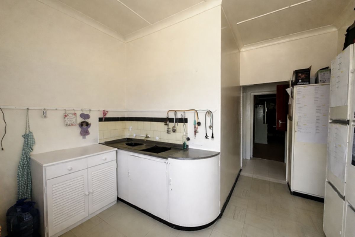 Charming Country Home on a Spacious Erf – Trompsburg - Photo 2