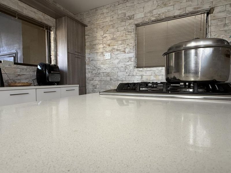 4-Bedroom House [ Elisenheim] - For SALE! - Photo 4