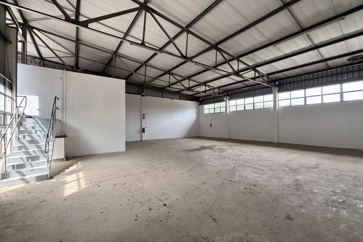 Neat Industrial Unit with Roller Door Access, Offices & Mezzanine Space - Photo 4
