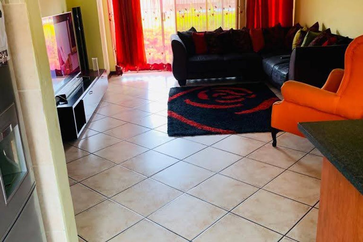 Townhouse for Sale in Randburg - Photo 3