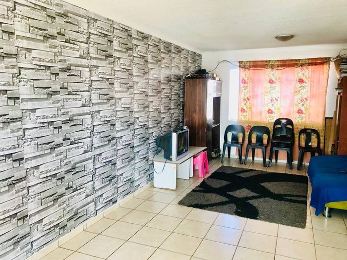 Property #2494368, Townhouse For Sale in Katutura