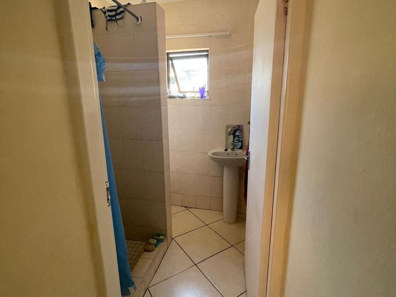 2 BEDROOM TOWNHOUSE FOR SALE IN COMPLEX (NEGOTIOBLE) - Photo 6