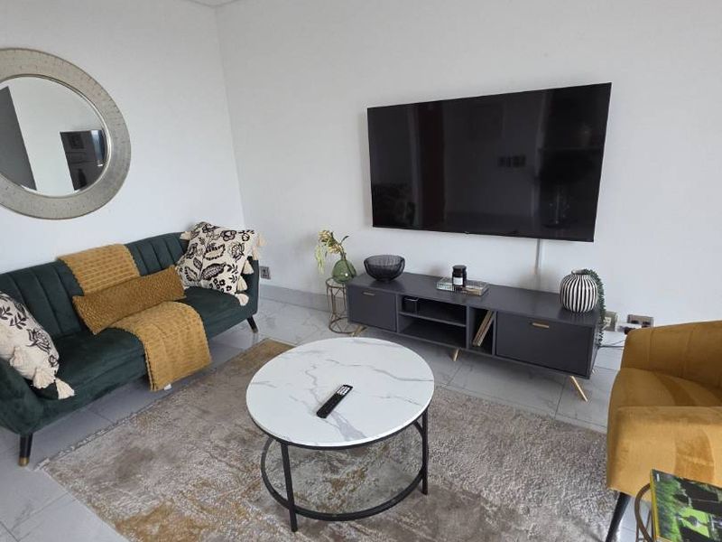 MAGNIFICENT AND SOPHISTICATED 1 BED UPMARKET FULLY FURNISHED APARTMENT - Photo 7
