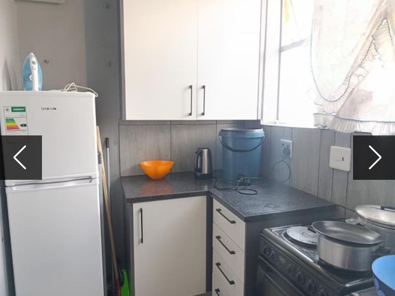 **Charming 2-Bedrooms m Flat in the Heart of Sunnyside** - Photo 10