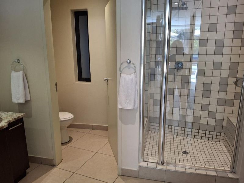 A BEAUTIFULLY FURNISHED TWO BEDROOM APARTMENT - Photo 7