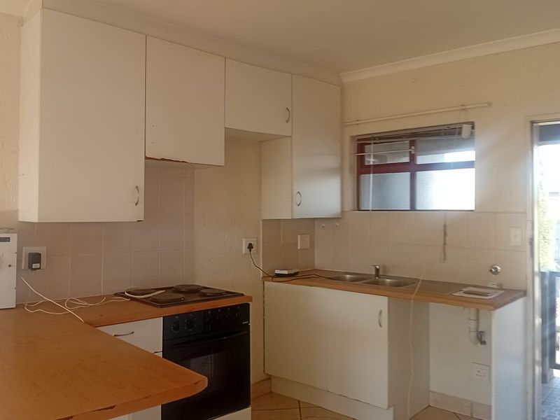 A SPACIOUS APARTMENT - Photo 3