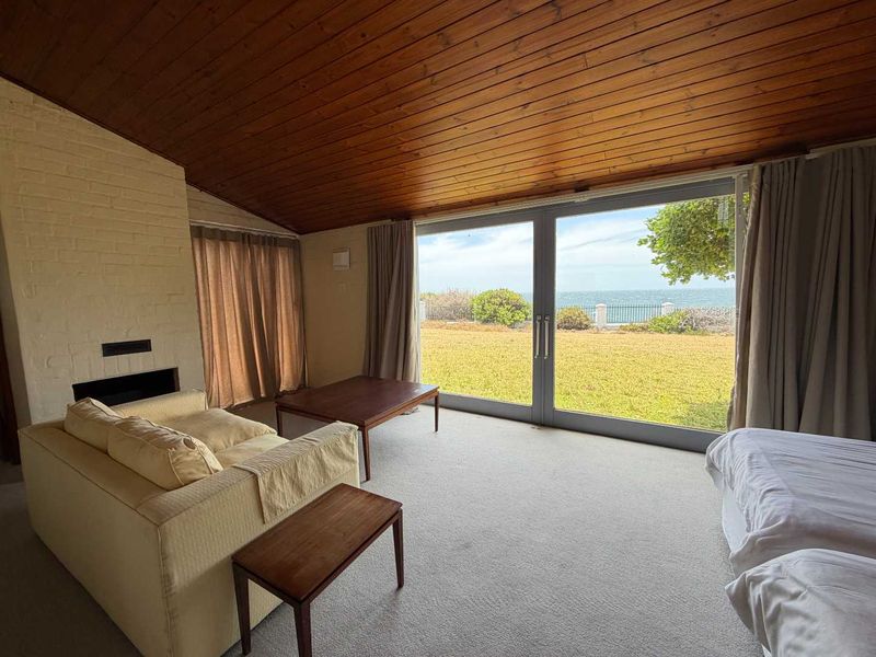 Beautiful family beach side home in Simons Town - Photo 10