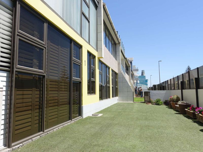 PRIME LOCATION! Seafront Ground floor apartments with view over the jetty - Photo 10