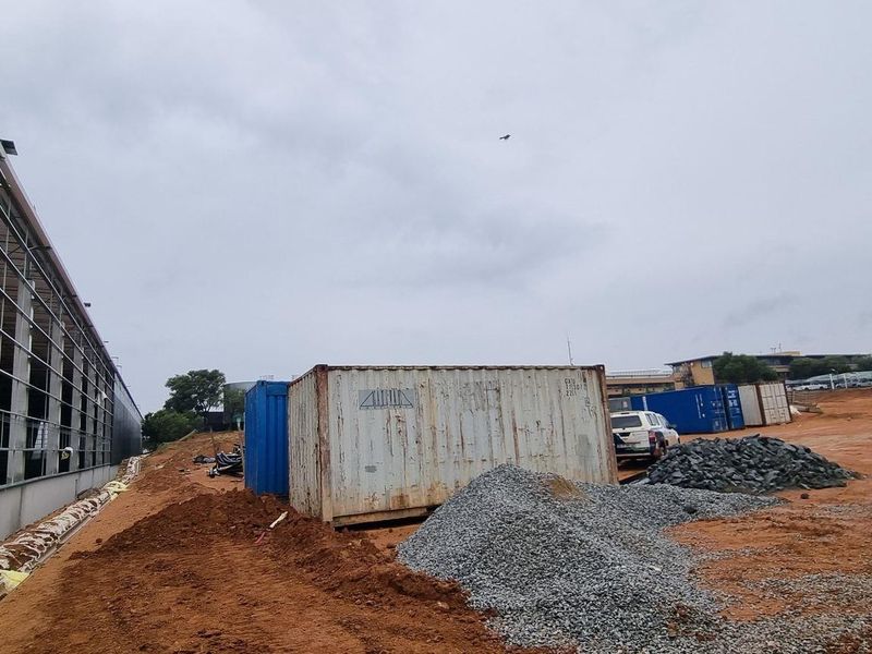 5 369m2 Louwlardia Warehouse To Let - Photo 3