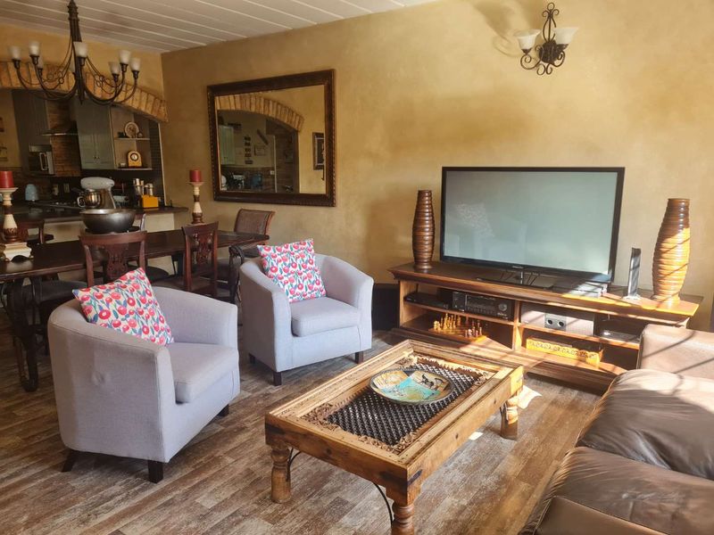 BEAUTIFUL BOTTOM STACK UNIT WITH LOTS OF EXTRAS - Photo 4