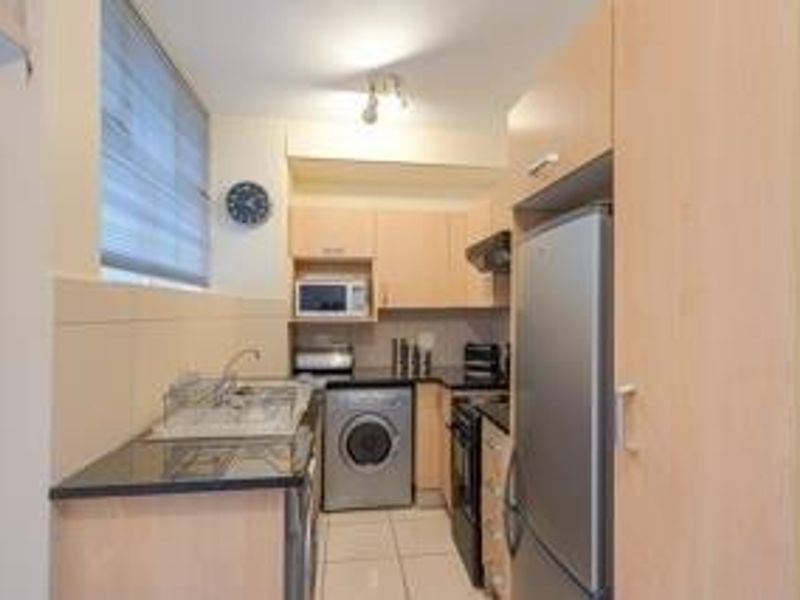 SOPHISTICATED FULLY FURNISHED STUDIO APARTMENT IN THE HEART OF ILLOVO - Photo 6